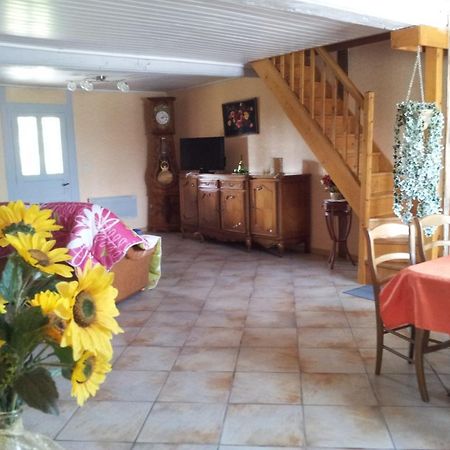 La Croix De Bois Bed & Breakfast Jayat Luaran gambar