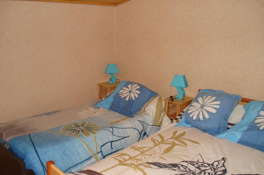 La Croix De Bois Bed & Breakfast Jayat Bilik gambar