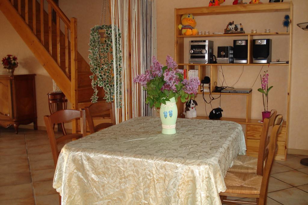 La Croix De Bois Bed & Breakfast Jayat Luaran gambar