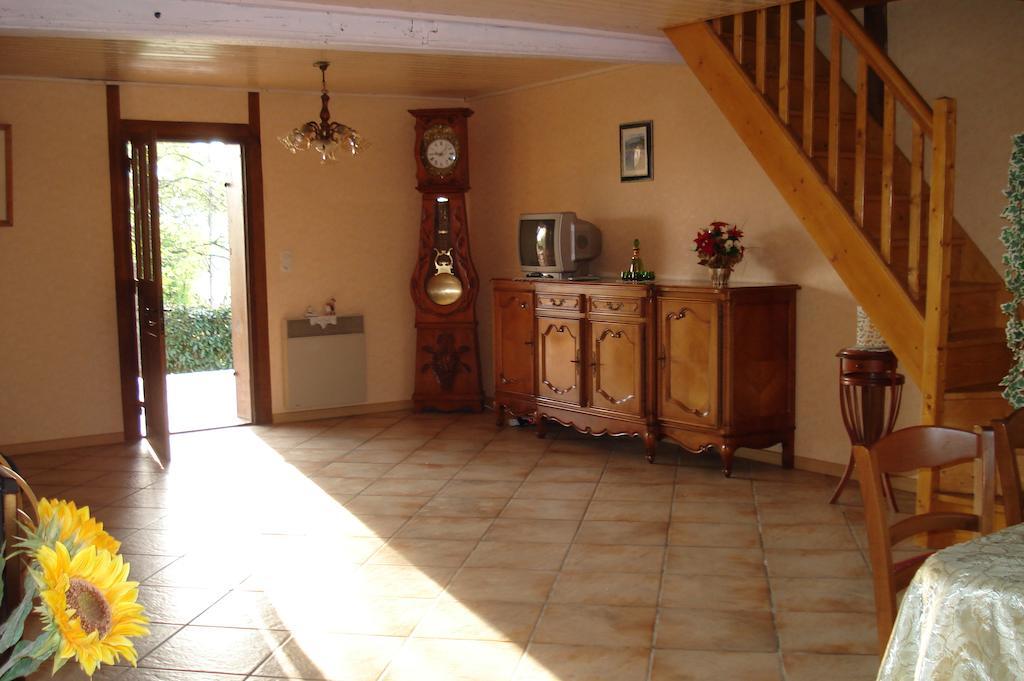 La Croix De Bois Bed & Breakfast Jayat Luaran gambar