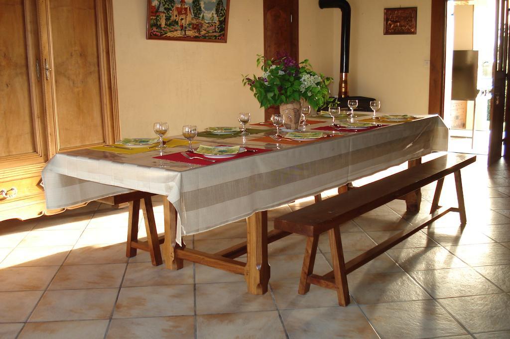 La Croix De Bois Bed & Breakfast Jayat Luaran gambar