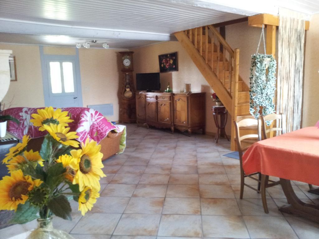 La Croix De Bois Bed & Breakfast Jayat Luaran gambar