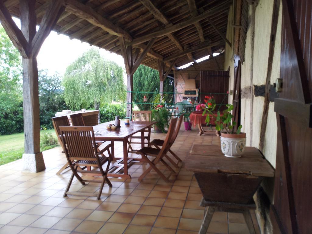 La Croix De Bois Bed & Breakfast Jayat Luaran gambar